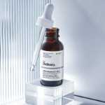 다크 서클 페이드 잔주름 아이 크림 에센셜 오일의 그림