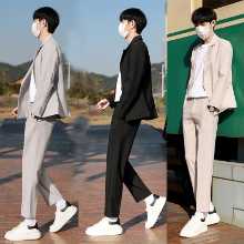 남성 슬림  웨딩 정장의 그림