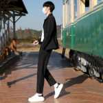 남성 슬림  웨딩 정장의 그림