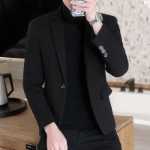 싱글 웨스트 정장의 그림