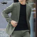 남성 캐주얼 슬림 블랙 정장의 그림