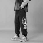 뚱뚱한 플러스 사이즈 트렌드 바지 남성 2022 봄과 여름 새로운 뚱뚱한 홍콩 스타일 백 느슨한 다발 레저 가드 바지의 그림