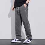 캐주얼 바지 남성 느슨한 스트레이트 남성 바지 2023 봄과 가을 새로운 하이 스트리트 와이드 레그 작업 바지 남성 모델 큰 사이즈의 그림