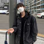 블랙 데님 재킷 남성용의 그림