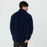 갭 남성 및 여성  커플 재킷의 그림