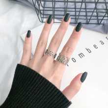 왕관 복고풍 반지 액세서리의 그림