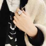 금 반지 시계의 그림