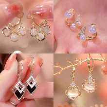 스즈 란 꽃  귀걸이의 그림