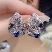 커튼 드림 샤이니 다이아몬드 컬러 지르코니아 귀걸이의 그림