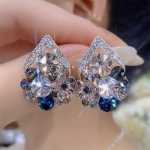 커튼 드림 샤이니 다이아몬드 컬러 지르코니아 귀걸이의 그림