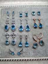 인공 크리스탈 귀걸이의 그림