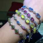 천연 크리스탈 주얼리의 그림