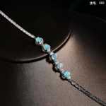 천연 크리스탈 주얼리의 그림