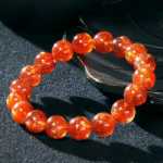 천연 크리스탈 주얼리의 그림