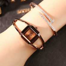 빈티지 꽃 패션 시계 장식 시계 골드 팔찌 시계 실버 팔찌 시계 다이아몬드 시계 팔찌 여성용 시계의 그림