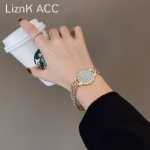 틈새 디자인 가벼운 고급스러운 절묘한 간단한 차가운 바람 여자 친구 팔찌 여성에 다이아몬드 시계 팔찌로 가득 찬 시니어 감각의 그림