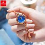 폴리 타임 시계 여성 2023 신입생 작은 절묘한 커플 틈새 디자인 라이트 럭셔리 팔찌 시니어 센스의 그림