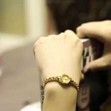 보석 꽃 작은 금 시계 작은 미니 복고풍 금도금 실버 팔찌 심플한 신선한 얇은 스트랩 시계 여성 쿼츠 시계의 그림