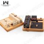 새로운 단단한 나무 주얼리 시계 팔찌 펜던트 디스플레이 소품 귀걸이 반지 다기능 주얼리 세트 4 세트의 그림