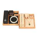 새로운 원목 주얼리 디스플레이 소품 귀걸이 반지 목걸이 펜던트 시계 주얼리 세트 조합 디스플레이 트레이의 그림