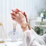 스위스 자동 기계식 시계 여학생 한국 방수 발광 달력 다기능 트렌드 쿼츠 여성 손목 시계의 그림