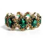 에메랄드 크리스탈 원석 진주 팔찌의 그림