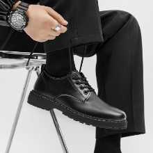 가죽 남성 캐주얼 신발의 그림