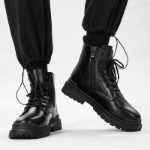 남성 하이 탑 작업 부츠의 그림