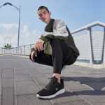 361 운동화 남성 신발 2023 가을 통기성 부드러운 바닥 운동화 가죽 캐주얼 신발 충격 흡수 운동화 남성 모델의 그림