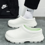 남성 요리사 신발의 그림