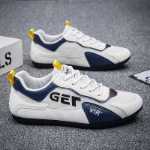 승마 훈련  남성 스포츠 신발의 그림