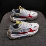 여성용 미끄럼 방지 충격 흡수 키 높이 신발의 그림