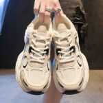 캐주얼 운동화의 그림