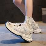 캐주얼 운동화의 그림