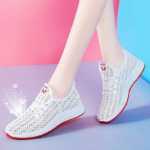 숙녀 캐주얼 스포츠 러닝화의 그림