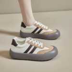 주방 미끄럼 방지 신발의 그림