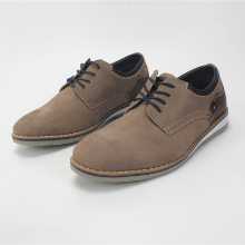 남성캐주얼 신발의 그림