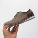 남성캐주얼 신발의 그림