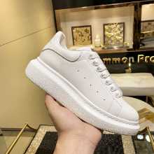 맥킨타 내부 높이 증가 작은 흰색 신발 여성 2022 봄 신모델의 그림