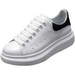 맥킨타 내부 높이 증가 작은 흰색 신발 여성 2022 봄 신모델의 그림