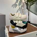 캐주얼 신발의 그림