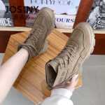 여성 스포츠 마틴 부츠의 그림