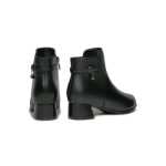 여성 가죽 부츠의 그림