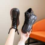 하이 탑 가죽 마틴 부츠의 그림