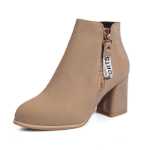 온주 프로스트 가죽 겨울 청키 힐 여성용 쇼트 부츠 가을과 겨울 2023 새로운 하이힐 짧은 첼시 부츠 여성용 부츠의 그림