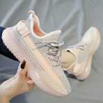 코코넛 플라이 니트 신발의 그림