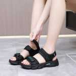 스포츠 샌들의 그림