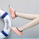 비치 양말 신발의 그림