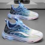 남성  스포츠 신발의 그림