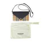 버버리 스펠 머니 클립의 그림